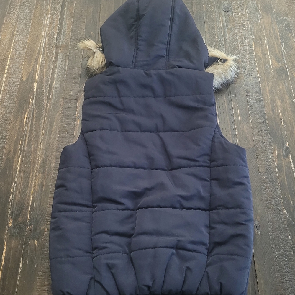Liz Claiborne Puffer Vest With Faux Fur Lined Hood Women's Size Petite PM - Picture 2 of 6